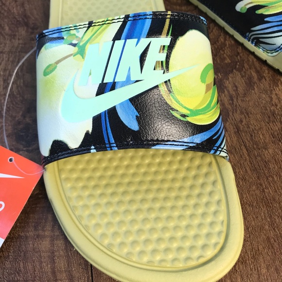 NWT Nike Benassi JDI Print Yellow Flowers WMNS - Picture 7 of 8